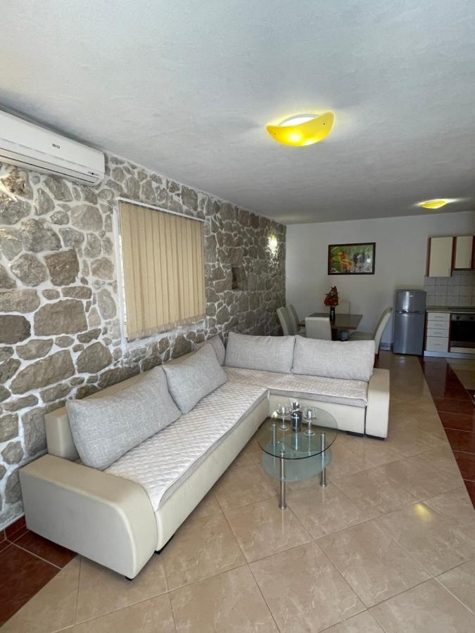 Ivan I Matej Apartments Blace Exterior photo